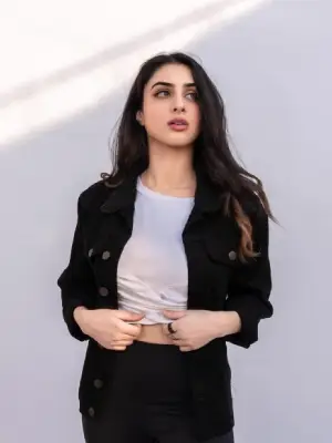 Ananya Verma 26 Years Old offers Blowjob without Condom