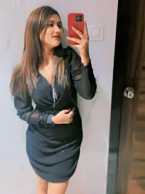 Bhavya Saxena 23 Years Old offers body to boly massage
